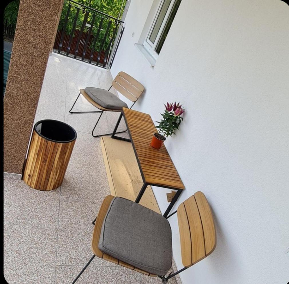 Casa Coco Hotel Curtea De Arges Bagian luar foto